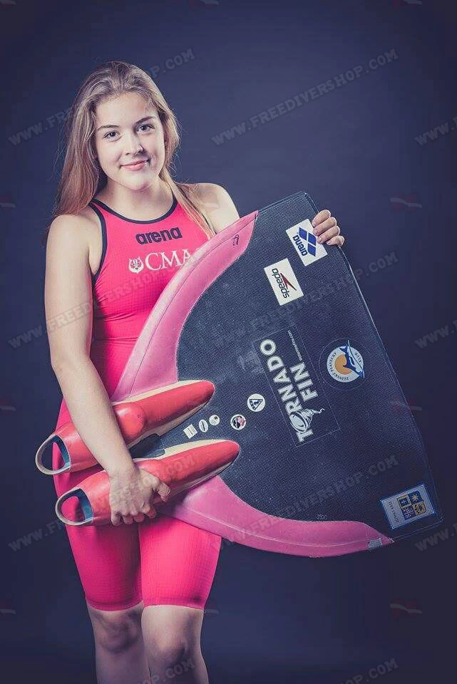 WaterWay Finswimming Tornado Carbon Monofin 7 WaterWay Finswimming Tornado Carbon Monofin - Image 5