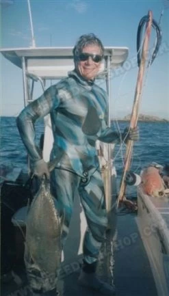 Elios Smoothskin Camo Pelagos - Tailor Made Wetsuit 17 Elios Smoothskin Camo Pelagos - Tailor Made Wetsuit -Diving Gear Shop pelagos madagascar 2 3